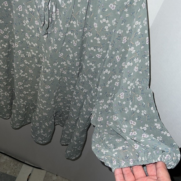 NWT! Boutique Cherry Blossom Top - Picture 3 of 5